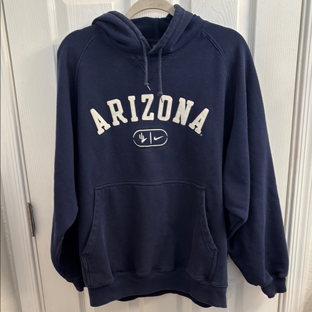 Men's NIKE Arizona Navy Blue Hoodie - Oversized and comfy Size M